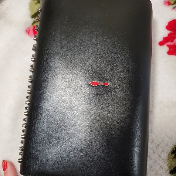 Christian louboutin paloma clutch.  Used like new condition. - Picture 12 of 16
